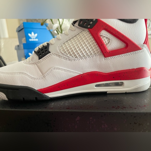 Jordan 4 retro red cement
